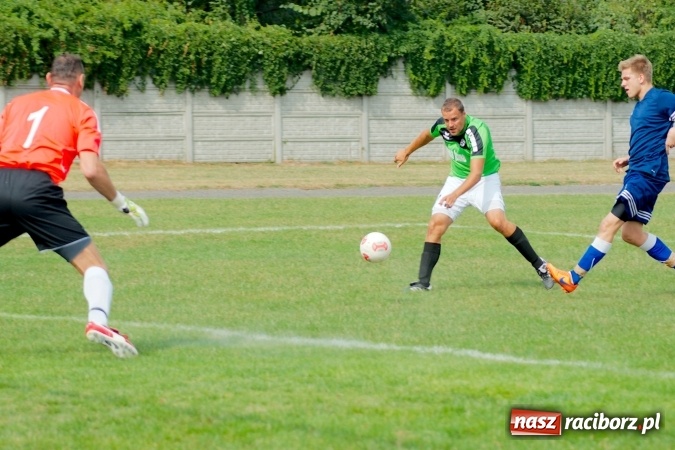 Zdjęcie w galerii na portalu naszraciborz.pl: A klasa: Słaby początek sezonu w Tworkowie. Kolejny mecz zakończony remisem wiadomości z regionu