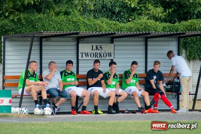 Zdjęcie w galerii na portalu naszraciborz.pl: A klasa: Słaby początek sezonu w Tworkowie. Kolejny mecz zakończony remisem wiadomości z regionu
