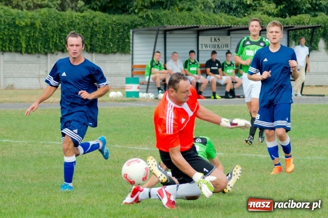 Zdjęcie w galerii na portalu naszraciborz.pl: A klasa: Słaby początek sezonu w Tworkowie. Kolejny mecz zakończony remisem wiadomości z regionu