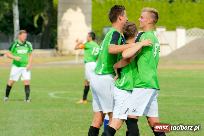 Zdjęcie w galerii na portalu naszraciborz.pl: A klasa: Słaby początek sezonu w Tworkowie. Kolejny mecz zakończony remisem wiadomości z regionu