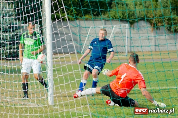 Zdjęcie w galerii na portalu naszraciborz.pl: A klasa: Słaby początek sezonu w Tworkowie. Kolejny mecz zakończony remisem wiadomości z regionu