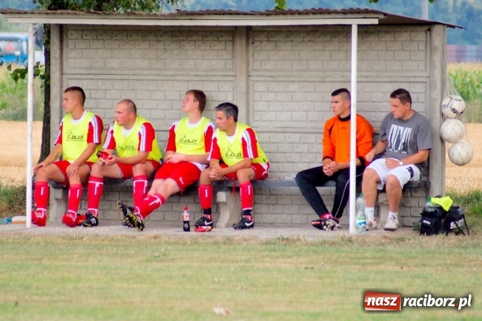 Zdjęcie w galerii na portalu naszraciborz.pl: Dwa oblicza Bieńkowic. Poważna kontuzja zawodnika Dzimierza wiadomości z regionu