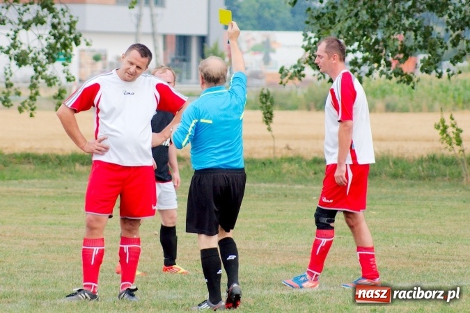 Zdjęcie w galerii na portalu naszraciborz.pl: Dwa oblicza Bieńkowic. Poważna kontuzja zawodnika Dzimierza wiadomości z regionu