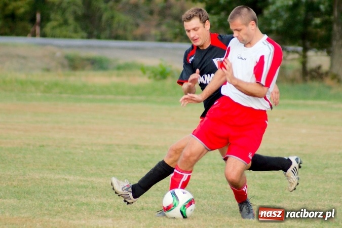 Zdjęcie w galerii na portalu naszraciborz.pl: Dwa oblicza Bieńkowic. Poważna kontuzja zawodnika Dzimierza wiadomości z regionu