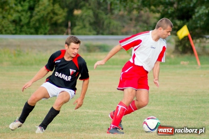 Zdjęcie w galerii na portalu naszraciborz.pl: Dwa oblicza Bieńkowic. Poważna kontuzja zawodnika Dzimierza wiadomości z regionu