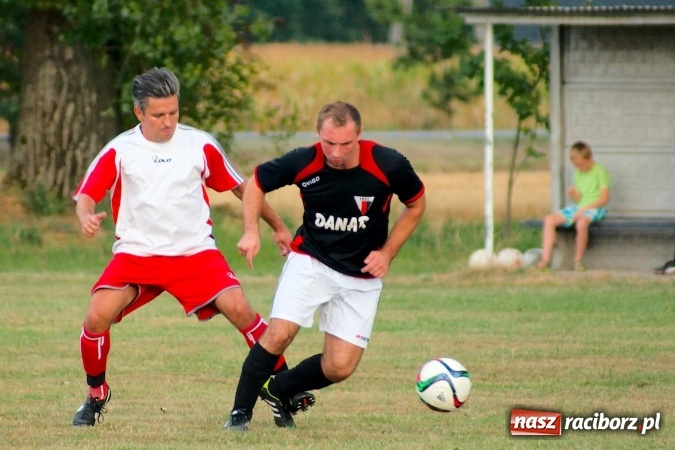 Zdjęcie w galerii na portalu naszraciborz.pl: Dwa oblicza Bieńkowic. Poważna kontuzja zawodnika Dzimierza wiadomości z regionu