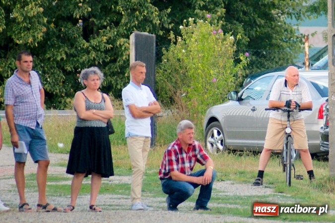 Zdjęcie w galerii na portalu naszraciborz.pl: Dwa oblicza Bieńkowic. Poważna kontuzja zawodnika Dzimierza wiadomości z regionu