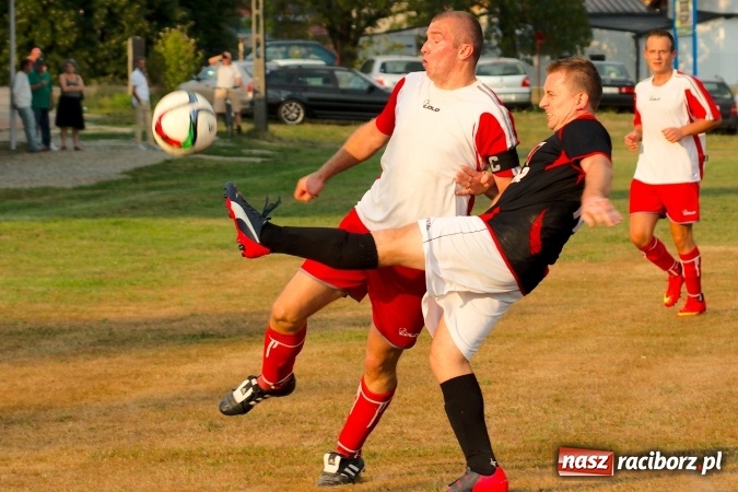 Zdjęcie w galerii na portalu naszraciborz.pl: Dwa oblicza Bieńkowic. Poważna kontuzja zawodnika Dzimierza wiadomości z regionu