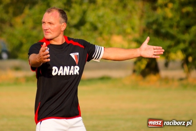 Zdjęcie w galerii na portalu naszraciborz.pl: Dwa oblicza Bieńkowic. Poważna kontuzja zawodnika Dzimierza wiadomości z regionu
