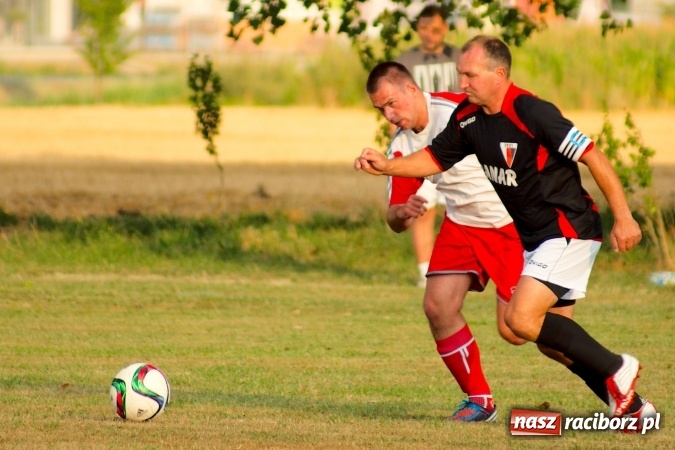 Zdjęcie w galerii na portalu naszraciborz.pl: Dwa oblicza Bieńkowic. Poważna kontuzja zawodnika Dzimierza wiadomości z regionu