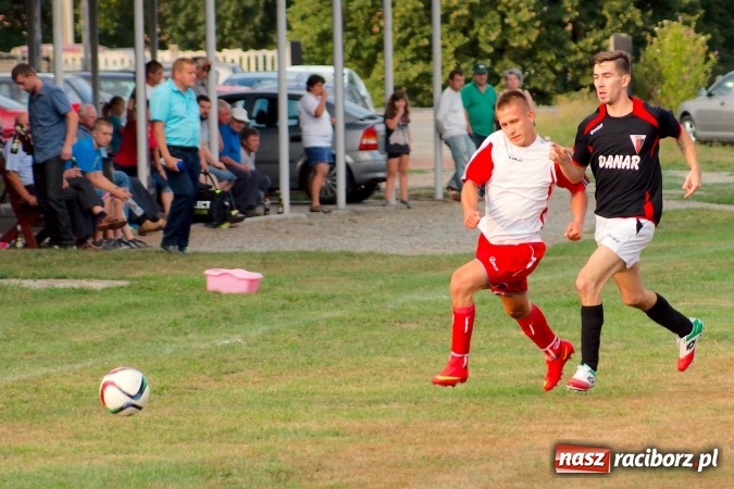 Zdjęcie w galerii na portalu naszraciborz.pl: Dwa oblicza Bieńkowic. Poważna kontuzja zawodnika Dzimierza wiadomości z regionu