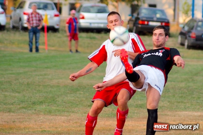 Zdjęcie w galerii na portalu naszraciborz.pl: Dwa oblicza Bieńkowic. Poważna kontuzja zawodnika Dzimierza wiadomości z regionu
