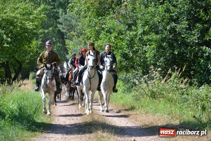 Zdjęcie w galerii na portalu naszraciborz.pl: Śladami króla Jana po raz trzeci. Orszak zatrzymał się w Nędzy wiadomości z regionu