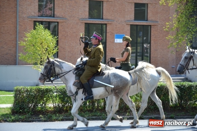 Zdjęcie w galerii na portalu naszraciborz.pl: Śladami króla Jana po raz trzeci. Orszak zatrzymał się w Nędzy wiadomości z regionu