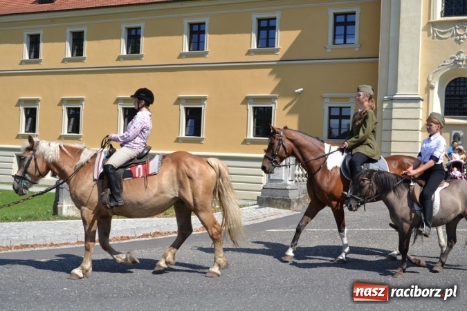 Zdjęcie w galerii na portalu naszraciborz.pl: Śladami króla Jana po raz trzeci. Orszak zatrzymał się w Nędzy wiadomości z regionu