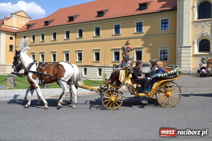 Zdjęcie w galerii na portalu naszraciborz.pl: Śladami króla Jana po raz trzeci. Orszak zatrzymał się w Nędzy wiadomości z regionu