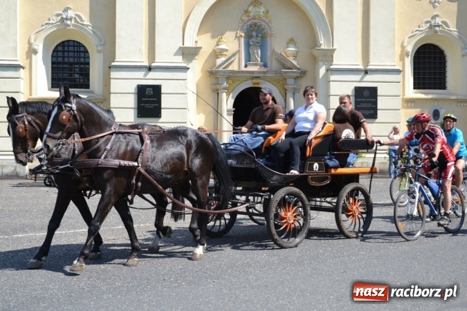 Zdjęcie w galerii na portalu naszraciborz.pl: Śladami króla Jana po raz trzeci. Orszak zatrzymał się w Nędzy wiadomości z regionu