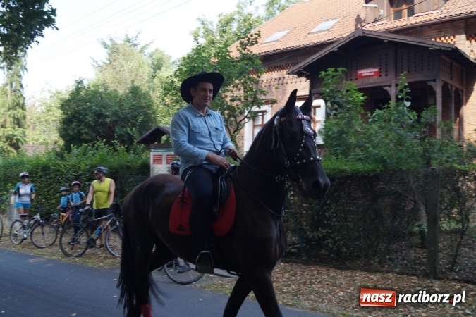 Zdjęcie w galerii na portalu naszraciborz.pl: Śladami króla Jana po raz trzeci. Orszak zatrzymał się w Nędzy wiadomości z regionu