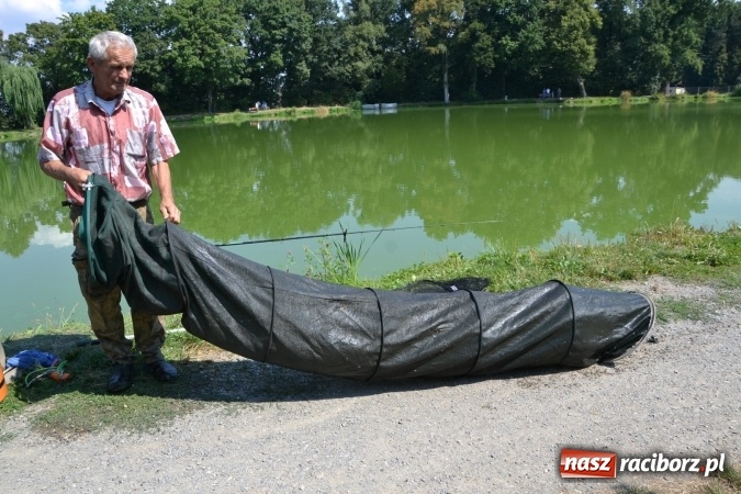 Zdjęcie w galerii na portalu naszraciborz.pl: Emeryci i renciści rywalizowali wczoraj o tytuł najlepszego wędkarza na zawodach w Tworkowie wiadomości z regionu
