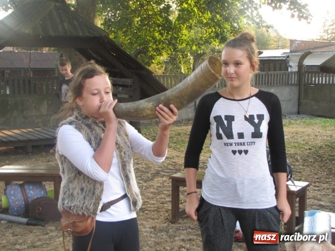 Zdjęcie w galerii na portalu naszraciborz.pl: Średniowieczny obóz na finał wakacyjnych zajęć w Raciborskim Centrum Kultury wiadomości z regionu