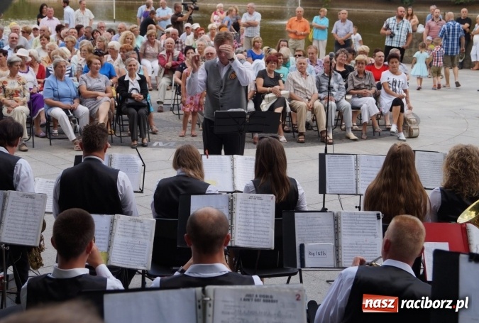 Zdjęcie w galerii na portalu naszraciborz.pl: Orkiestra Plania na finał koncert&oacute;w letnich w Parku Roth wiadomości z regionu