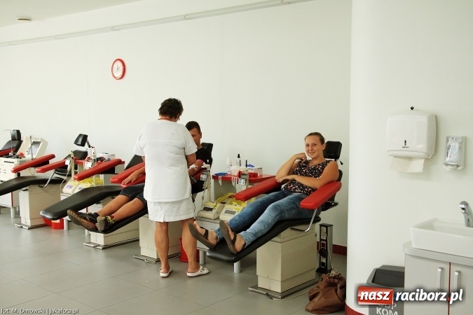 Zdjęcie w galerii na portalu naszraciborz.pl: Pozytywny dzień otwarty w krwiodawstwie - dziś nie mówimy o problemach, a o tym, jak ważne i potrzebne jest działanie RCKiK w Raciborzu wiadomości z regionu
