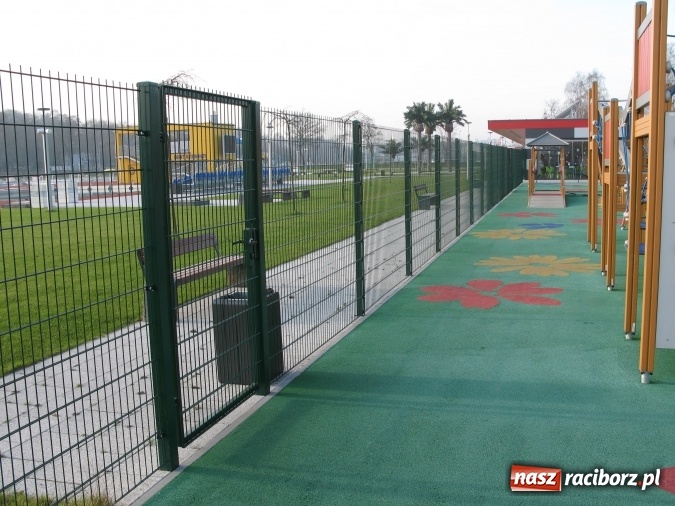 Zdjęcie w galerii na portalu naszraciborz.pl: Ogrodzenie wizytówką Twojego domu – powierz jego wykonanie najlepszym fachowcom wiadomości z regionu