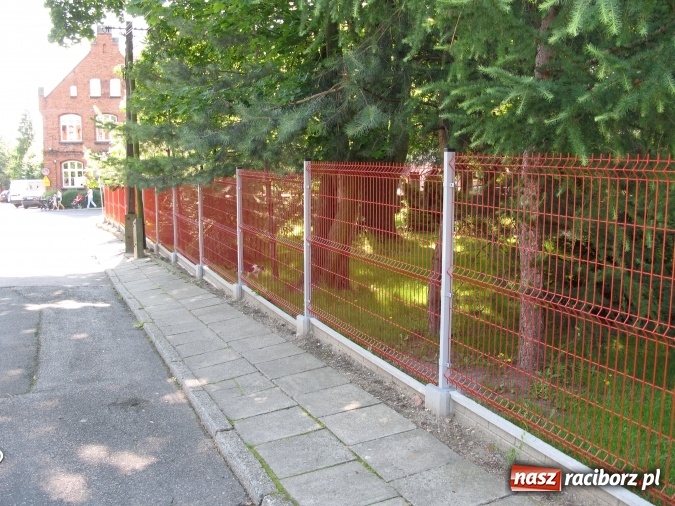 Zdjęcie w galerii na portalu naszraciborz.pl: Ogrodzenie wizytówką Twojego domu – powierz jego wykonanie najlepszym fachowcom wiadomości z regionu