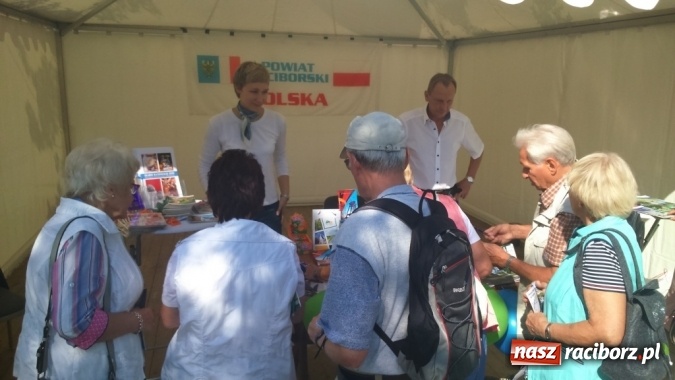 Zdjęcie w galerii na portalu naszraciborz.pl: Powiat Raciborski na Dniu Wędrownika w Niemczech wiadomości z regionu