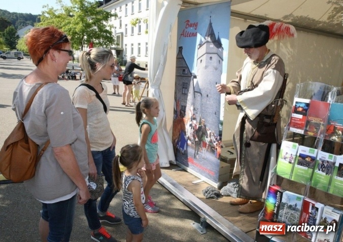 Zdjęcie w galerii na portalu naszraciborz.pl: Powiat Raciborski na Dniu Wędrownika w Niemczech wiadomości z regionu