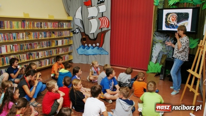 Zdjęcie w galerii na portalu naszraciborz.pl: Uczestnicy Lata z Biblioteką poznali kosmos i tajemnice wszechświata wiadomości z regionu