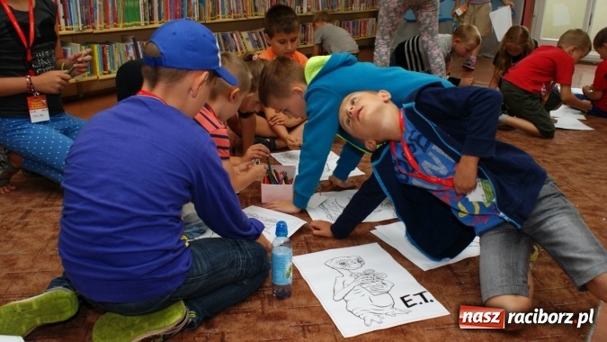 Zdjęcie w galerii na portalu naszraciborz.pl: Uczestnicy Lata z Biblioteką poznali kosmos i tajemnice wszechświata wiadomości z regionu