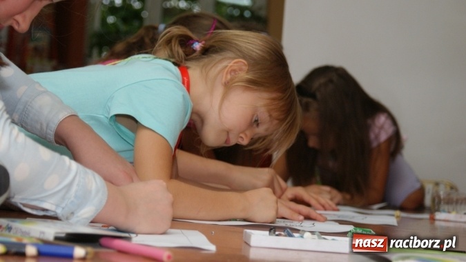 Zdjęcie w galerii na portalu naszraciborz.pl: Uczestnicy Lata z Biblioteką poznali kosmos i tajemnice wszechświata wiadomości z regionu