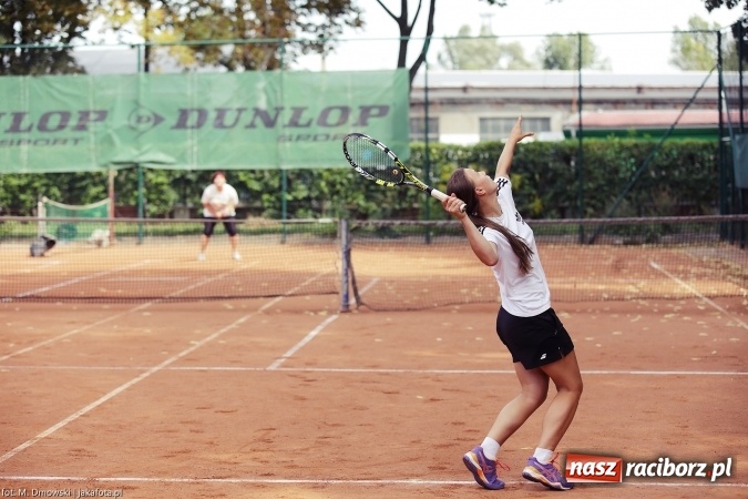 Zdjęcie w galerii na portalu naszraciborz.pl: Puchar międzynarodowego turnieju tenisowego pojechał do Pilszcza  wiadomości z regionu