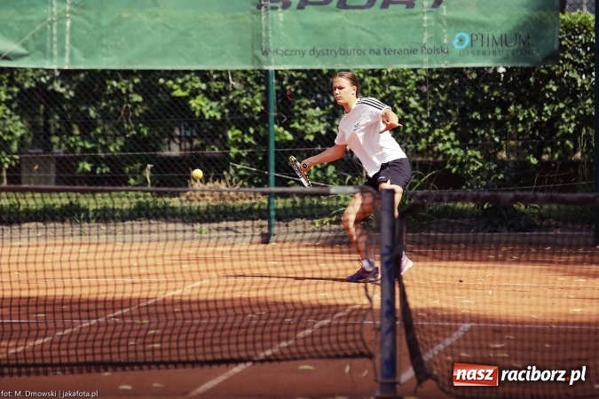 Zdjęcie w galerii na portalu naszraciborz.pl: Puchar międzynarodowego turnieju tenisowego pojechał do Pilszcza  wiadomości z regionu