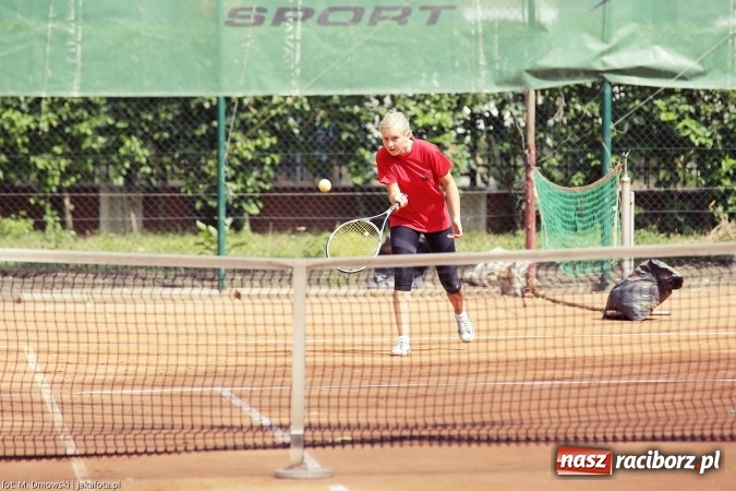 Zdjęcie w galerii na portalu naszraciborz.pl: Puchar międzynarodowego turnieju tenisowego pojechał do Pilszcza  wiadomości z regionu
