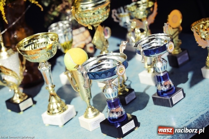 Zdjęcie w galerii na portalu naszraciborz.pl: Puchar międzynarodowego turnieju tenisowego pojechał do Pilszcza  wiadomości z regionu