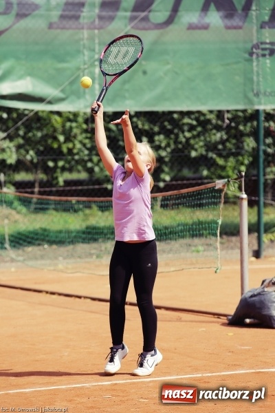 Zdjęcie w galerii na portalu naszraciborz.pl: Puchar międzynarodowego turnieju tenisowego pojechał do Pilszcza  wiadomości z regionu