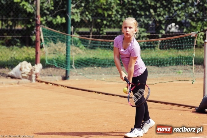 Zdjęcie w galerii na portalu naszraciborz.pl: Puchar międzynarodowego turnieju tenisowego pojechał do Pilszcza  wiadomości z regionu
