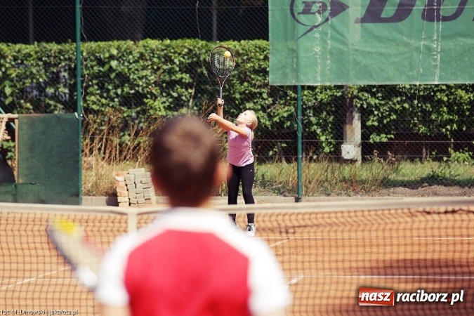 Zdjęcie w galerii na portalu naszraciborz.pl: Puchar międzynarodowego turnieju tenisowego pojechał do Pilszcza  wiadomości z regionu