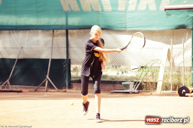 Zdjęcie w galerii na portalu naszraciborz.pl: Puchar międzynarodowego turnieju tenisowego pojechał do Pilszcza  wiadomości z regionu