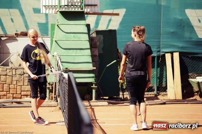 Zdjęcie w galerii na portalu naszraciborz.pl: Puchar międzynarodowego turnieju tenisowego pojechał do Pilszcza  wiadomości z regionu