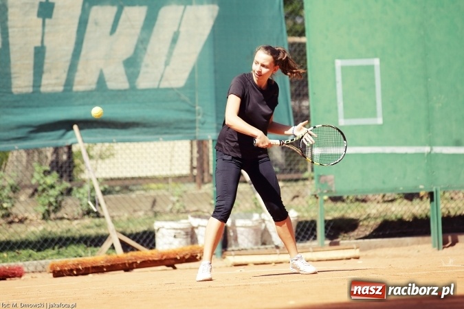Zdjęcie w galerii na portalu naszraciborz.pl: Puchar międzynarodowego turnieju tenisowego pojechał do Pilszcza  wiadomości z regionu