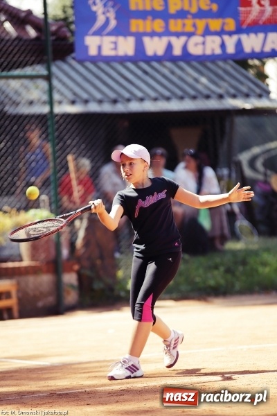 Zdjęcie w galerii na portalu naszraciborz.pl: Puchar międzynarodowego turnieju tenisowego pojechał do Pilszcza  wiadomości z regionu