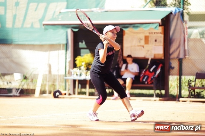 Zdjęcie w galerii na portalu naszraciborz.pl: Puchar międzynarodowego turnieju tenisowego pojechał do Pilszcza  wiadomości z regionu