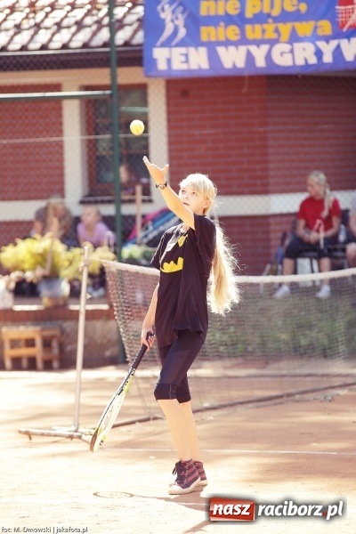 Zdjęcie w galerii na portalu naszraciborz.pl: Puchar międzynarodowego turnieju tenisowego pojechał do Pilszcza  wiadomości z regionu