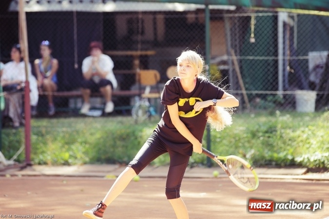 Zdjęcie w galerii na portalu naszraciborz.pl: Puchar międzynarodowego turnieju tenisowego pojechał do Pilszcza  wiadomości z regionu