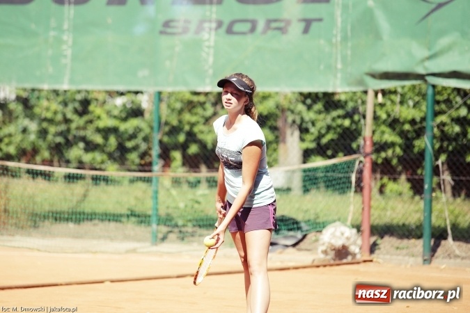 Zdjęcie w galerii na portalu naszraciborz.pl: Puchar międzynarodowego turnieju tenisowego pojechał do Pilszcza  wiadomości z regionu