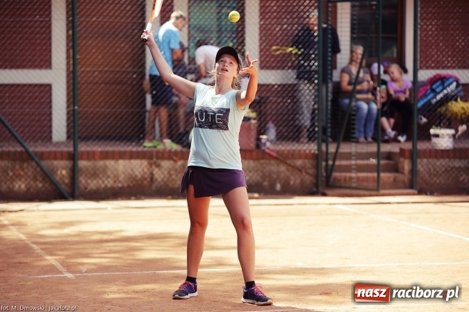 Zdjęcie w galerii na portalu naszraciborz.pl: Puchar międzynarodowego turnieju tenisowego pojechał do Pilszcza  wiadomości z regionu