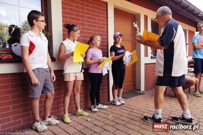 Zdjęcie w galerii na portalu naszraciborz.pl: Puchar międzynarodowego turnieju tenisowego pojechał do Pilszcza  wiadomości z regionu